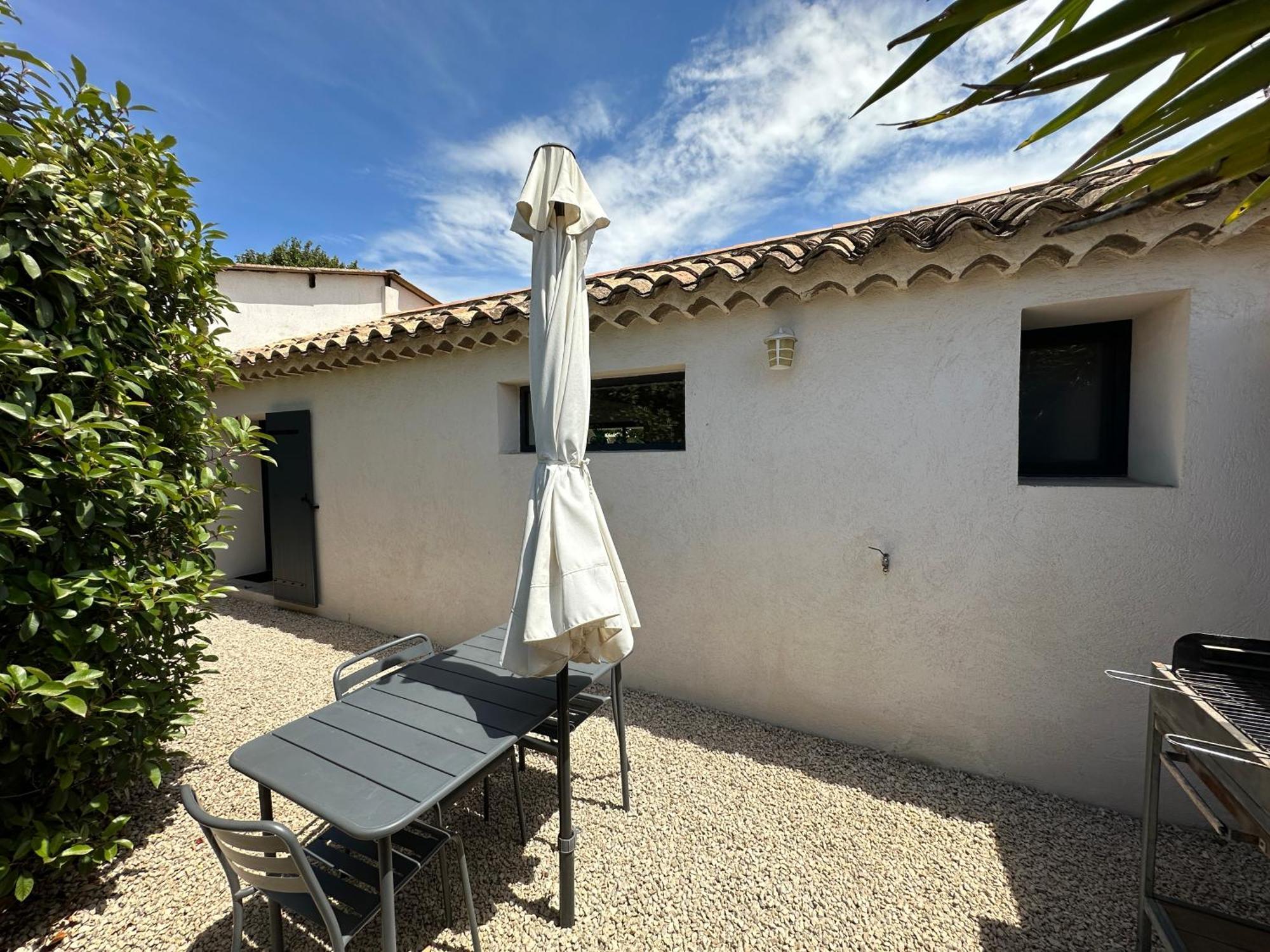 Maison Contemporaine Avec Piscine Privee Chauffee, Entre Plages Et Provence, Borne 11 Kw อิสทร์ ภายนอก รูปภาพ