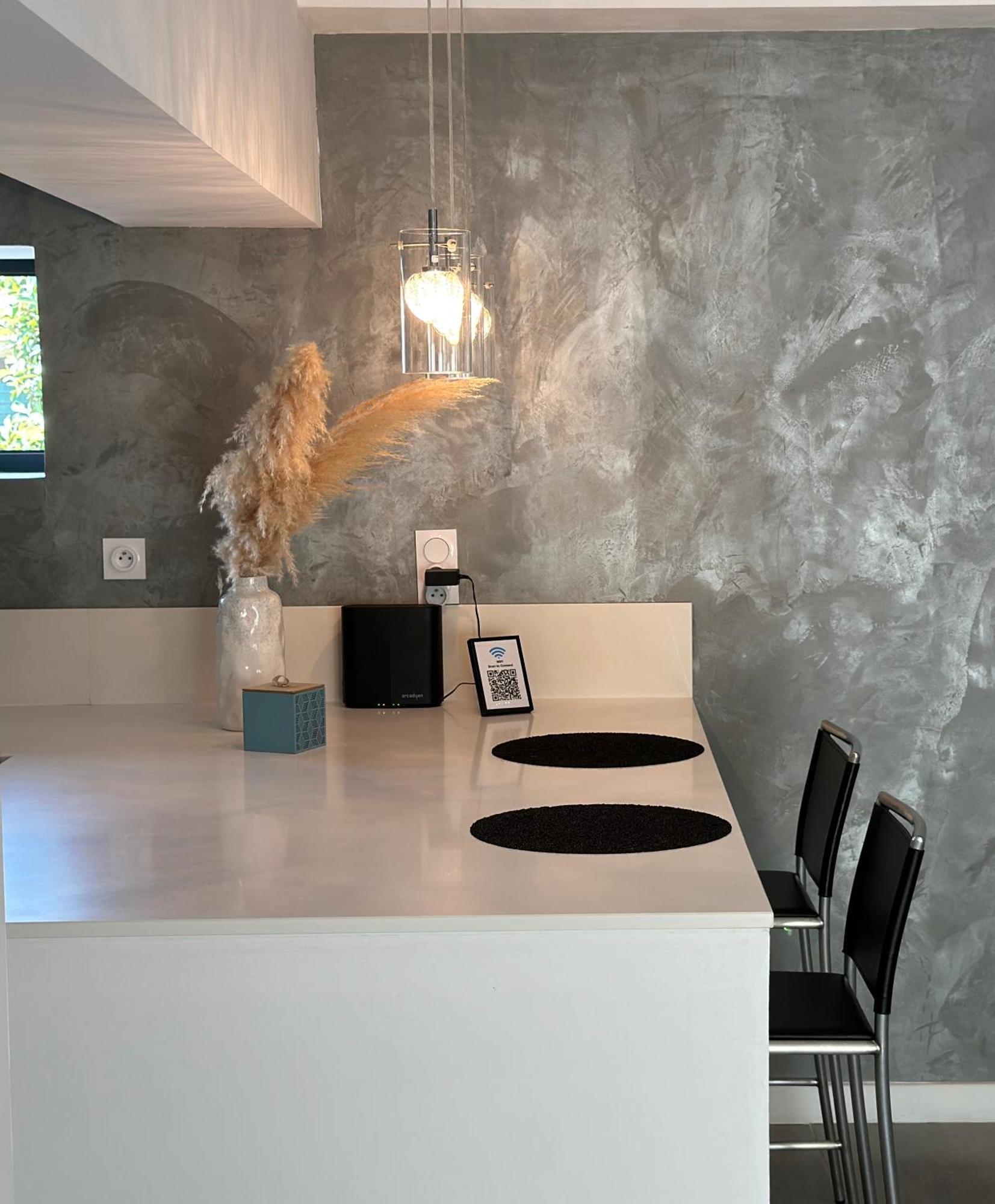 Maison Contemporaine Avec Piscine Privee Chauffee, Entre Plages Et Provence, Borne 11 Kw อิสทร์ ภายนอก รูปภาพ