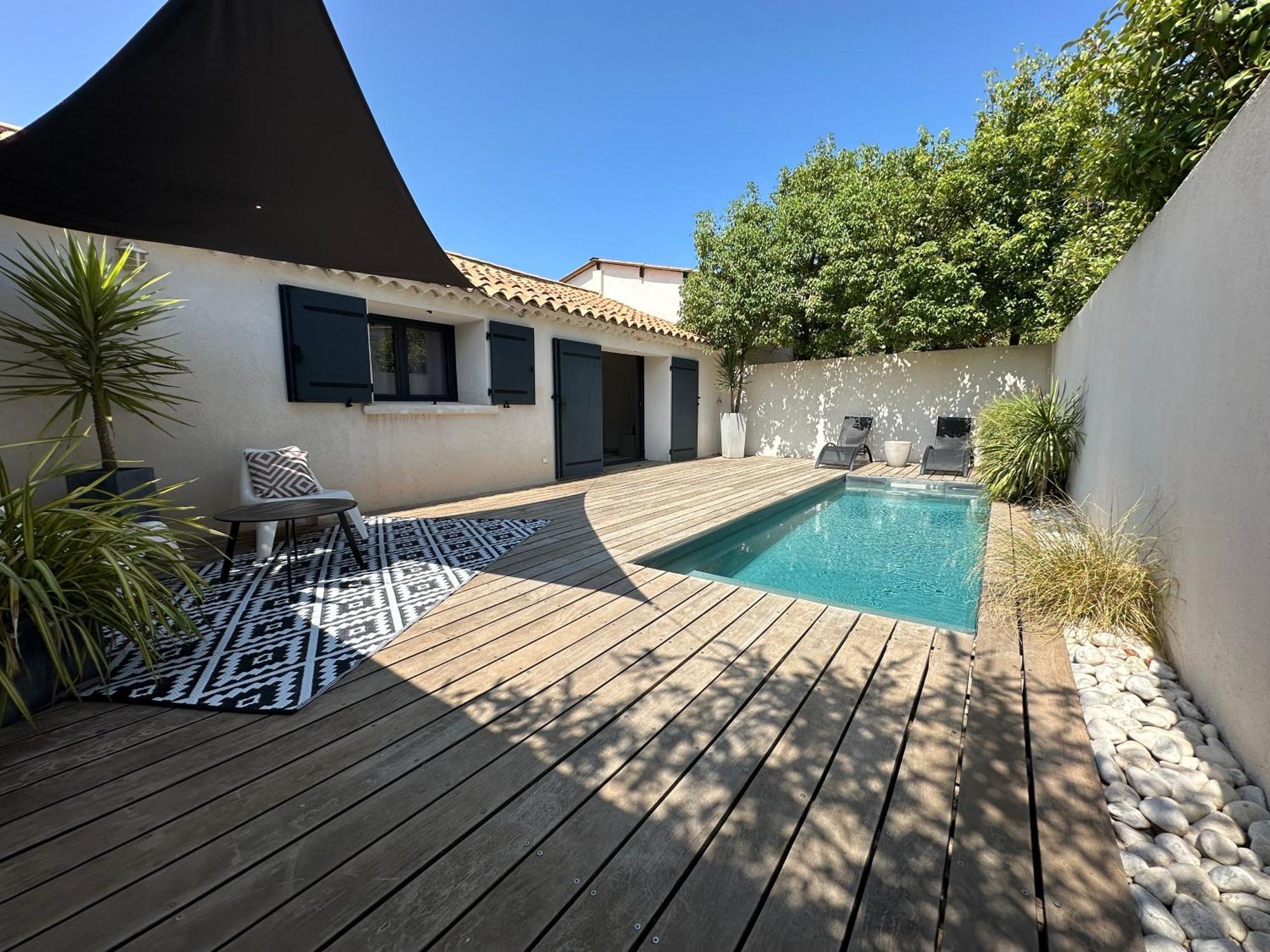Maison Contemporaine Avec Piscine Privee Chauffee, Entre Plages Et Provence, Borne 11 Kw อิสทร์ ภายนอก รูปภาพ